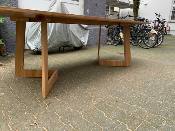 Bürotisch mit individuellen Gestell Eiche für MATES – Bild 8