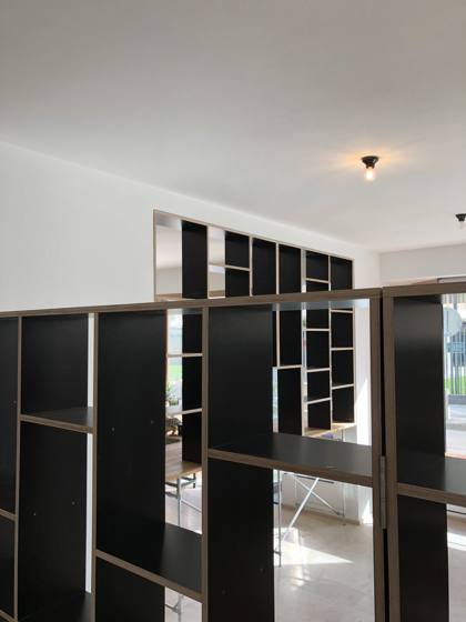 Raumtrenner-Regal Agenturbüro – Bild 45