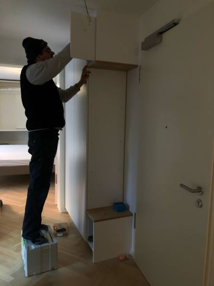 Flurschrank mit Sitzgelegenheit – Bild 9
