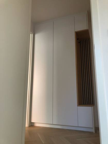 Flurschrank mit Sitzgelegenheit – Bild 20