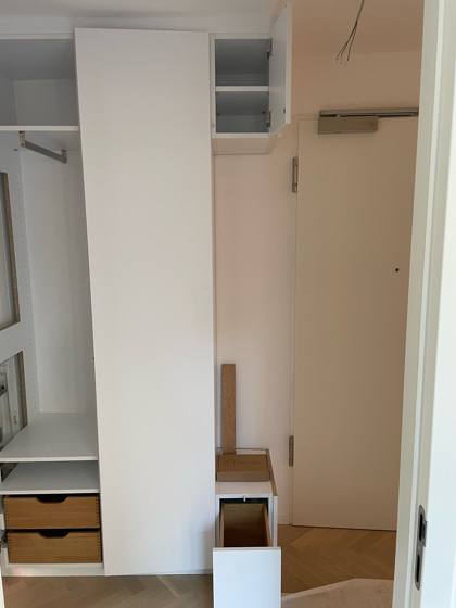 Flurschrank mit Sitzgelegenheit – Bild 30